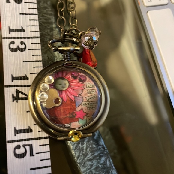 VINTAGE CLOCK LONG NECKLACE. - Picture 7 of 7